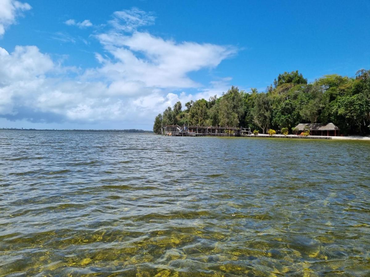 Les Acacias Bungalows Manambolo Dış mekan fotoğraf