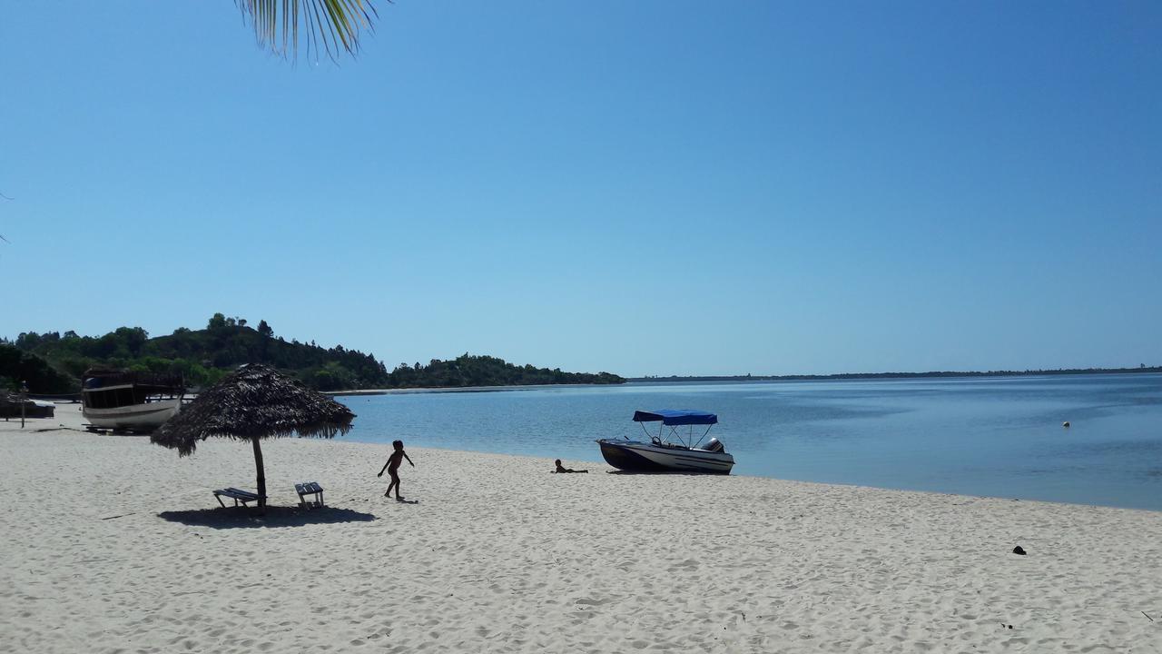 Les Acacias Bungalows Manambolo Dış mekan fotoğraf