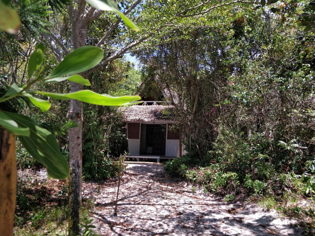 Les Acacias Bungalows Manambolo Dış mekan fotoğraf