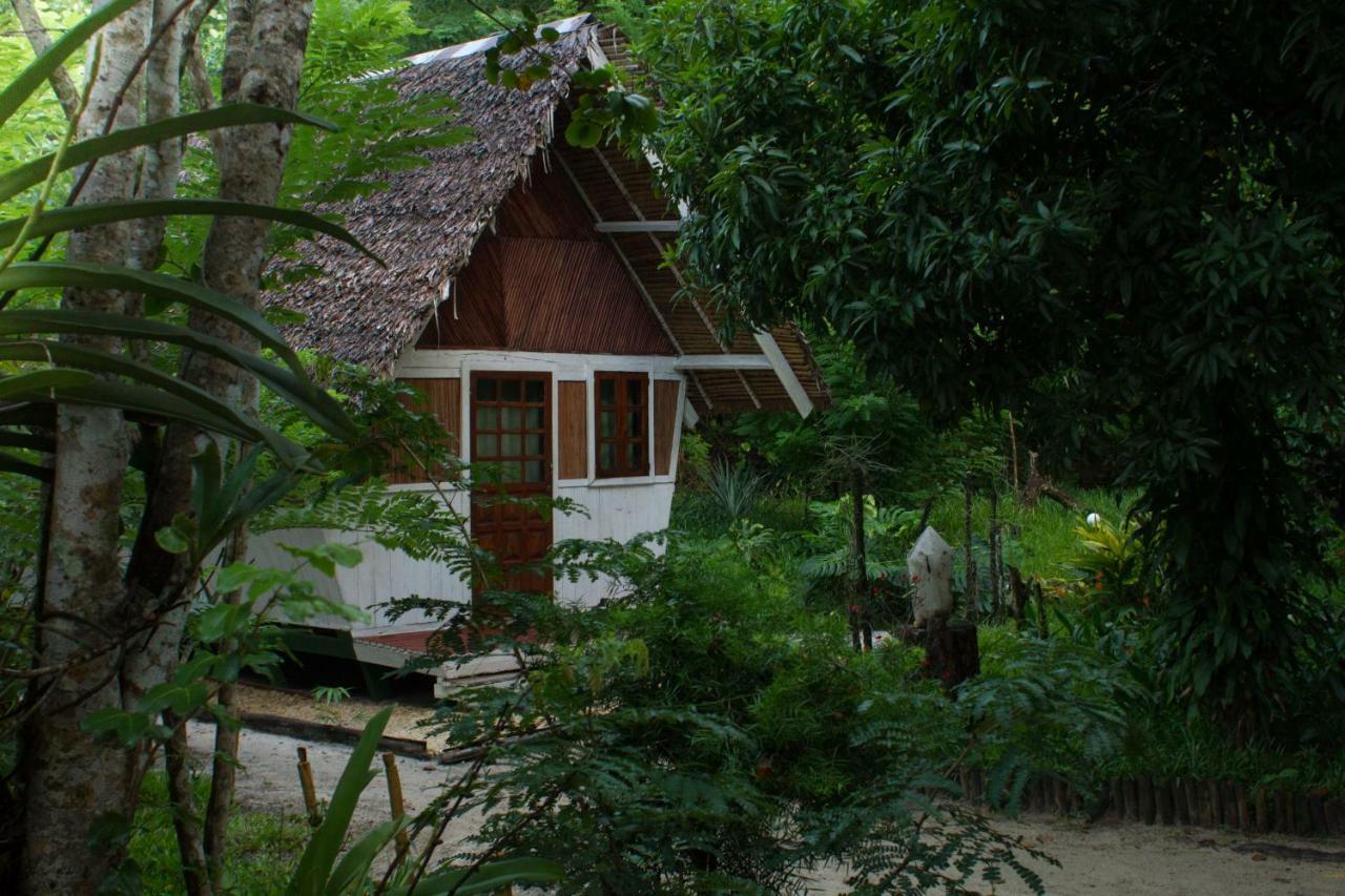Les Acacias Bungalows Manambolo Dış mekan fotoğraf