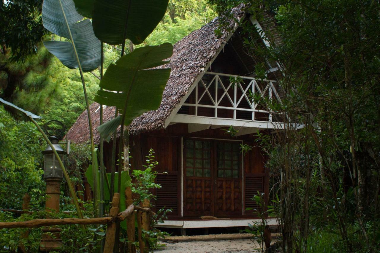 Les Acacias Bungalows Manambolo Dış mekan fotoğraf